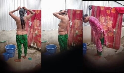 Bathing indian aunty sex
