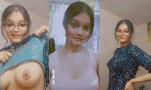 Indian chick flashing her perfect tits