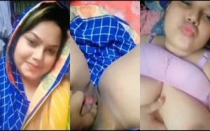 Desi porn: Bhabhi showing her horny body