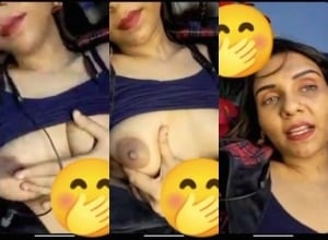 Indian girl exposes big boobsexplicit