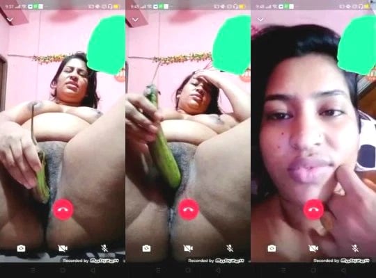 Horny desi amateur masturbates