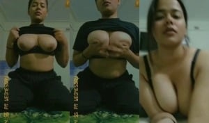 Indian chick having fun touching herself